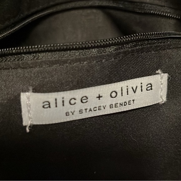 Alice + Olivia Black Daisy Floral Nylon Overnight Travel Duffel Tote Bag - Picture 14 of 15